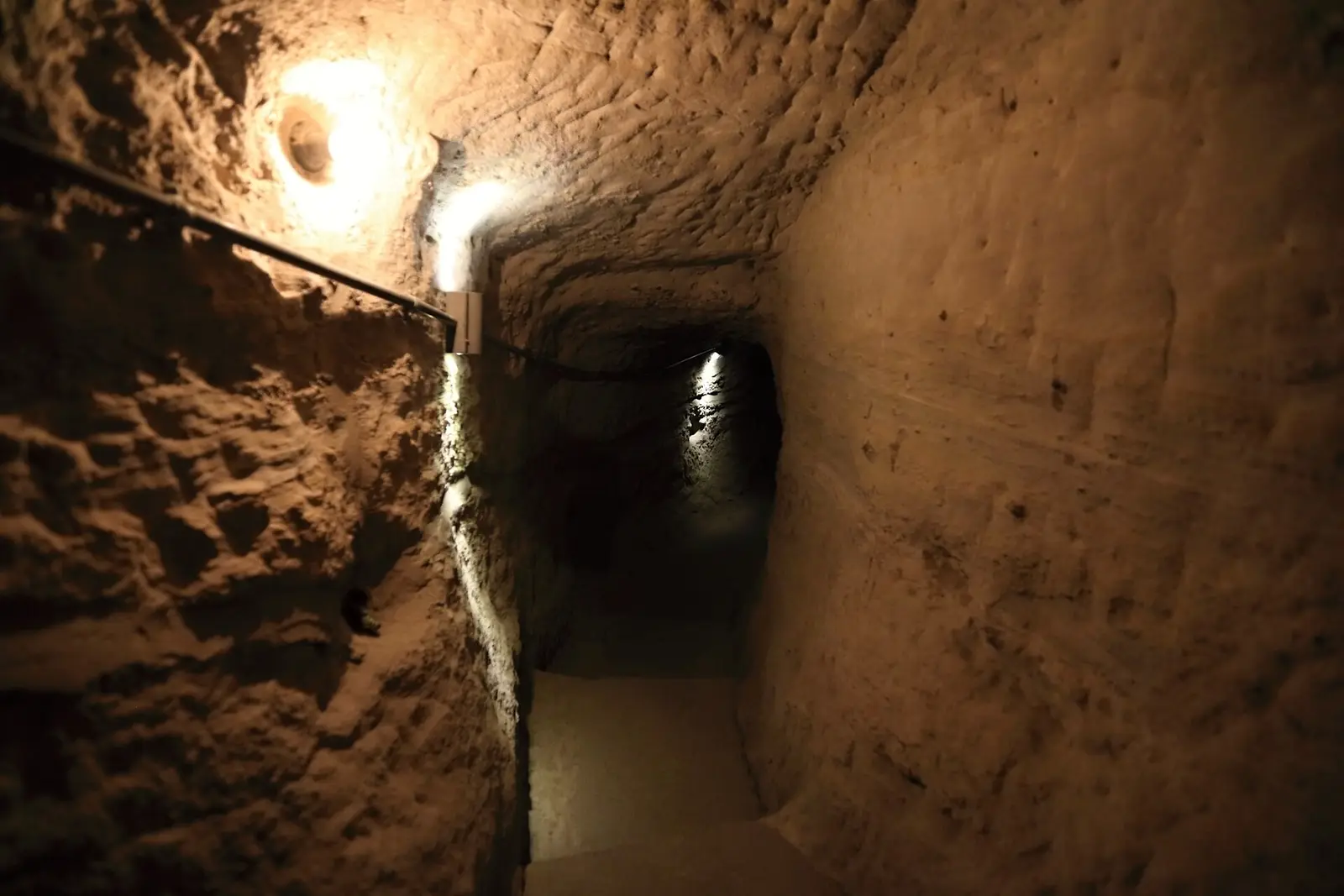 Vardzia'nın içinde bir tünel